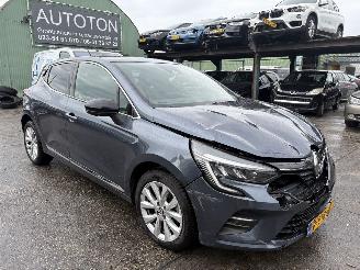 škoda osobní automobily Renault Clio 1.6 E-Tech Hybrid 140 Autom. RS-Line Clima Navi Camera 2022/2