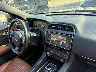 Jaguar F-Pace 2.0D 132KW Autom. Pano Clima Navi AWD Portfolio NAP picture 11