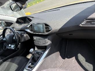Peugeot 308 1.2 96KW Pano Clima Navi Led Camera Allure NAP picture 6