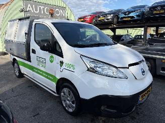 Vaurioauto  commercial vehicles Nissan E-NV200 40 kWh 80KW Kieper Autom. Clima Navi Business Zwaailicht NAP 2020/2