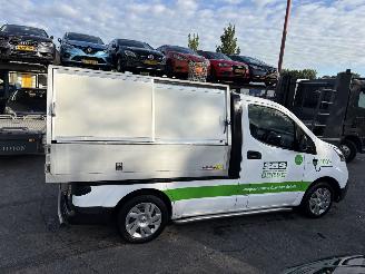 Schade bestelwagen Nissan E-NV200 40 kWh 80KW Kieper Autom. Clima Navi Business Zwaailicht NAP 2020/2