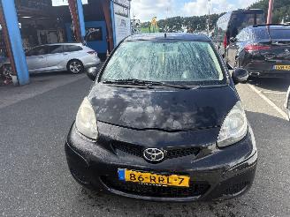 Toyota Aygo 1.0-12V 50KW Navigator Airco Comfort 5-Drs NAP picture 2