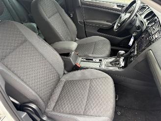 Volkswagen Golf 1.6 TDI 85KW DSG Clima Navi Led Xenon picture 7