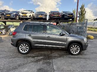 Volkswagen Tiguan 1.4 TSI 118KW Navi clima Led Xenon Sport & Style NAP picture 2