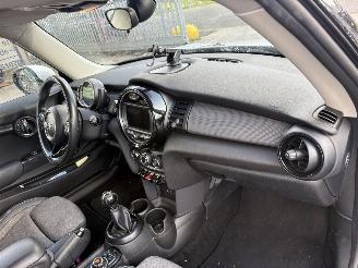 Mini Cooper 1.5 100KW Clima Navi Led Business NAP picture 6