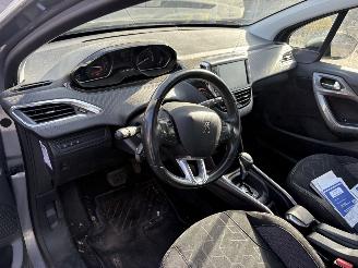 Peugeot 2008 1.2 81KW Autom. Clima Navi Led Active NAP picture 5