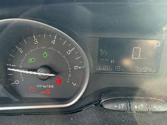 Peugeot 2008 1.2 81KW Autom. Clima Navi Led Active NAP picture 10