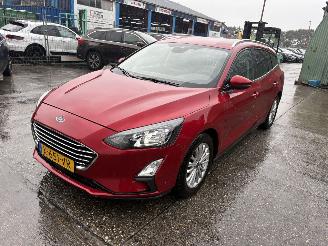 Schadeauto Ford Focus 1.0 Ecoboost 92KW Hybrid Titanium X Clima Navi Camera Led Business NAP 2021/3