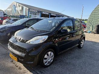 Schadeauto Peugeot 107 1.0-12V 50KW Automaat Airco 5-Drs XS NAP 2011/8