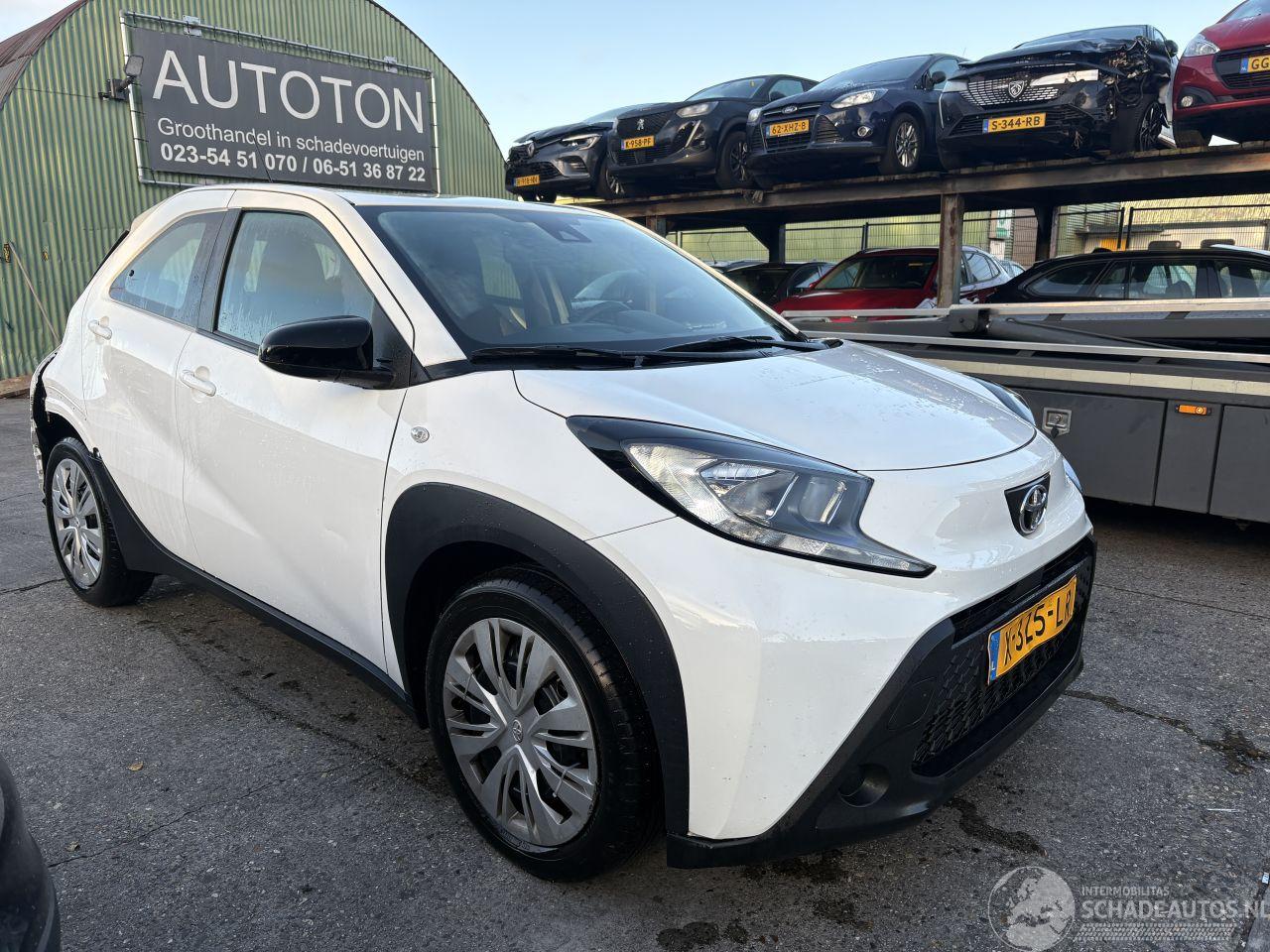 Toyota Aygo X 1.0 VVT-I 53KW MT Play Airco NAP