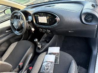 Toyota Aygo X 1.0 VVT-I 53KW MT Play Airco NAP picture 6