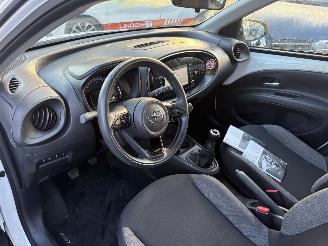 Toyota Aygo X 1.0 VVT-I 53KW MT Play Airco NAP picture 8