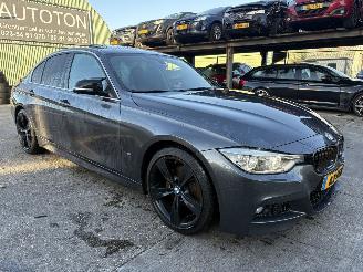 Schadeauto BMW 3-serie 330e 135KW Autom. Clima Navi Leer Schuifdak High Executive NAP 2016/12