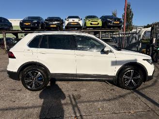 Volkswagen Tiguan 1.4 TSI 110KW eHybrid Dsg Clima Navi Led R-Line picture 2