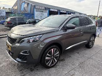 damaged passenger cars Peugeot 3008 1.2 96KW Clima Navi Camera Led Premium Blue Lease NAP 2019/6