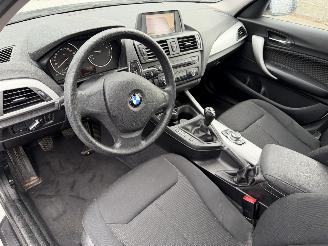 BMW 1-serie 114I 75KW High Executive Navi Airco 5-Drs picture 10