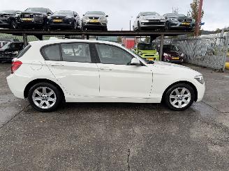 BMW 1-serie 114I 75KW High Executive Navi Airco 5-Drs picture 2