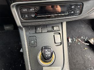 Toyota Auris Touring Sports 1.8 Hybrid 73KW Clima Navi Camera Led Xenon Aspiration NAP picture 10