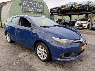 Schadeauto Toyota Auris Touring Sports 1.8 Hybrid 73KW Clima Navi Camera Led Xenon Aspiration NAP 2018/4