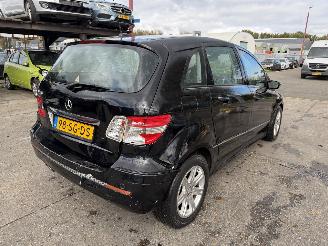 Mercedes B-klasse 200 Autom. 100KW Clima Navi NAP picture 2