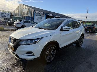 Unfallwagen Nissan Qashqai 1.2 85KW Autom. N-Connecta Clima Navi Pano 360 View NAP 2018/4