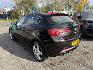 Schadeauto Alfa Romeo Giulietta 1.6 JTDM 77KW Clima Navi Led Xenon Distinctive NAP 2010/7