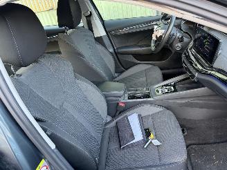 Skoda Octavia 1.5 E-TSI 110KW Autom. Clima Navi Business Edition Sfeerverlichting picture 14
