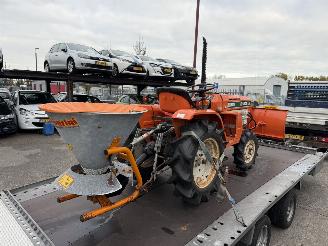 Toyota 1000 KUBOTA B1502-M SNEEUWSCHUIVER 1100 UUR! picture 3