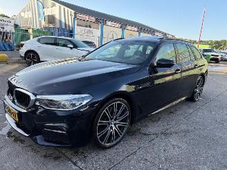 Voiture accidenté BMW 5-serie 540D Touring xDrive 235kW High Executive 2018/3