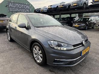 Schadeauto Volkswagen Golf 1.6 TDI 85KW Clima Navi Camera Led Comfortline 2019/8