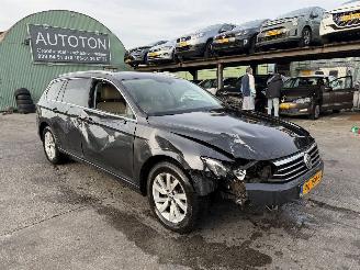 Damaged car Volkswagen Passat 1.6 TDI 88KW DSG Clima Navi Comfortline 2018/1