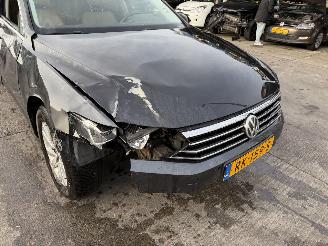 Volkswagen Passat 1.6 TDI 88KW DSG Clima Navi Comfortline picture 17