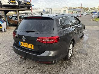 Volkswagen Passat 1.6 TDI 88KW DSG Clima Navi Comfortline picture 5