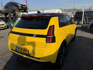 Schadeauto Renault 5 52 kWh 110KW Comfort Range Iconic Cing Clima Navi 2025/4