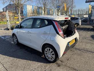 Toyota Aygo 1.0 VVT-I 51KW Airco Led X-Play 5-Drs picture 3