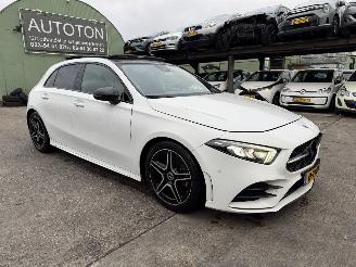 krockskadad bil auto Mercedes A-klasse 160 80KW Pano Clima Navi AMG-Pakket Camera NAP 2020/2