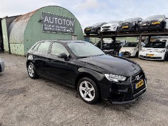 Schadeauto Audi A3 1.6 TDI 85KW Autom. Navi Led Clima 5-Drs NAP 2018/4