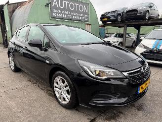 krockskadad bil auto Opel Astra 1.0 Online Edition 77kW NAP 2017/2