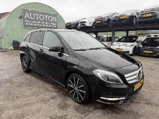 Coche accidentado Mercedes B-klasse 200 CDI 100KW Autom. Navi Clima Leer Led Ambition 2013/2