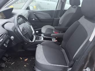 Citroën Grand C4 Picasso 1.2 96KW Clima Navi Led 7-Pers Business picture 8