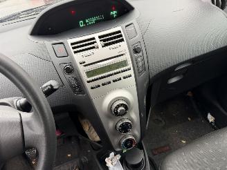 Toyota Yaris 1.3 VVTI 64KW Terra 5-Deurs picture 9