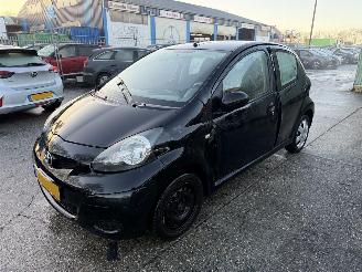 Toyota Aygo 1.0-12V 50KW Airco 5-Drs Now NAP picture 5