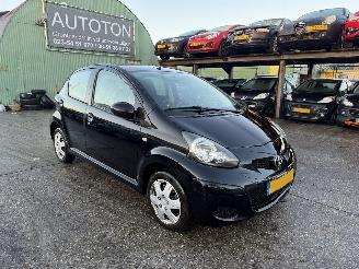 Schadeauto Toyota Aygo 1.0-12V 50KW Airco 5-Drs Now NAP 2012/1
