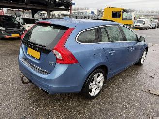 Volvo V-60 2.4 D6 AWD PHEV 158KW Autom. Schuifdak Clima Navi Led NAP picture 3