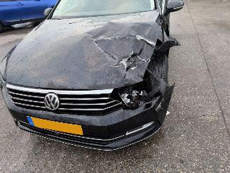 Volkswagen Passat 1.6 TDI 88KW DSG Pano Clima Navi Virtual Dash Highline Led NAP picture 19