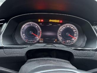Volkswagen Passat 1.6 TDI 88KW DSG Pano Clima Navi Virtual Dash Highline Led NAP picture 9