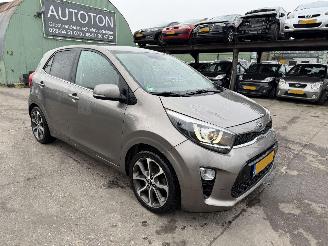 Schadeauto Kia Picanto 1.0 CVVT 49KW Clima Navi Camera Led Xenon Design Edition NAP 2019/1