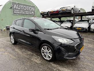 damaged passenger cars Ford Fiesta 1.0 Ecoboost 92KW Hybrid Titanium X Led Clima Navi NAP 2023/1
