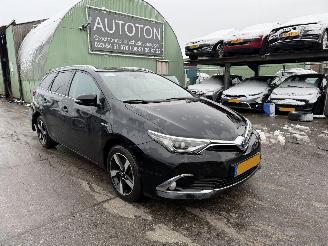 damaged passenger cars Toyota Auris Touring Sports 1.8 Hybrid 73KW Pano Clima Navi Executive 2018/8