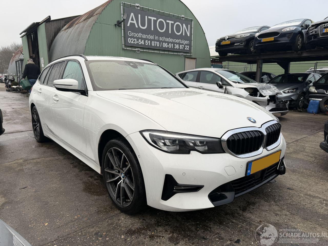 BMW 3-serie 330e 135KW Autom. Clima Navi Leer Led